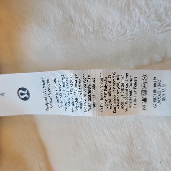 Lululemon Softstreme High-Rise Short 4", Size 4,‎ Excellent - Picture 6 of 8